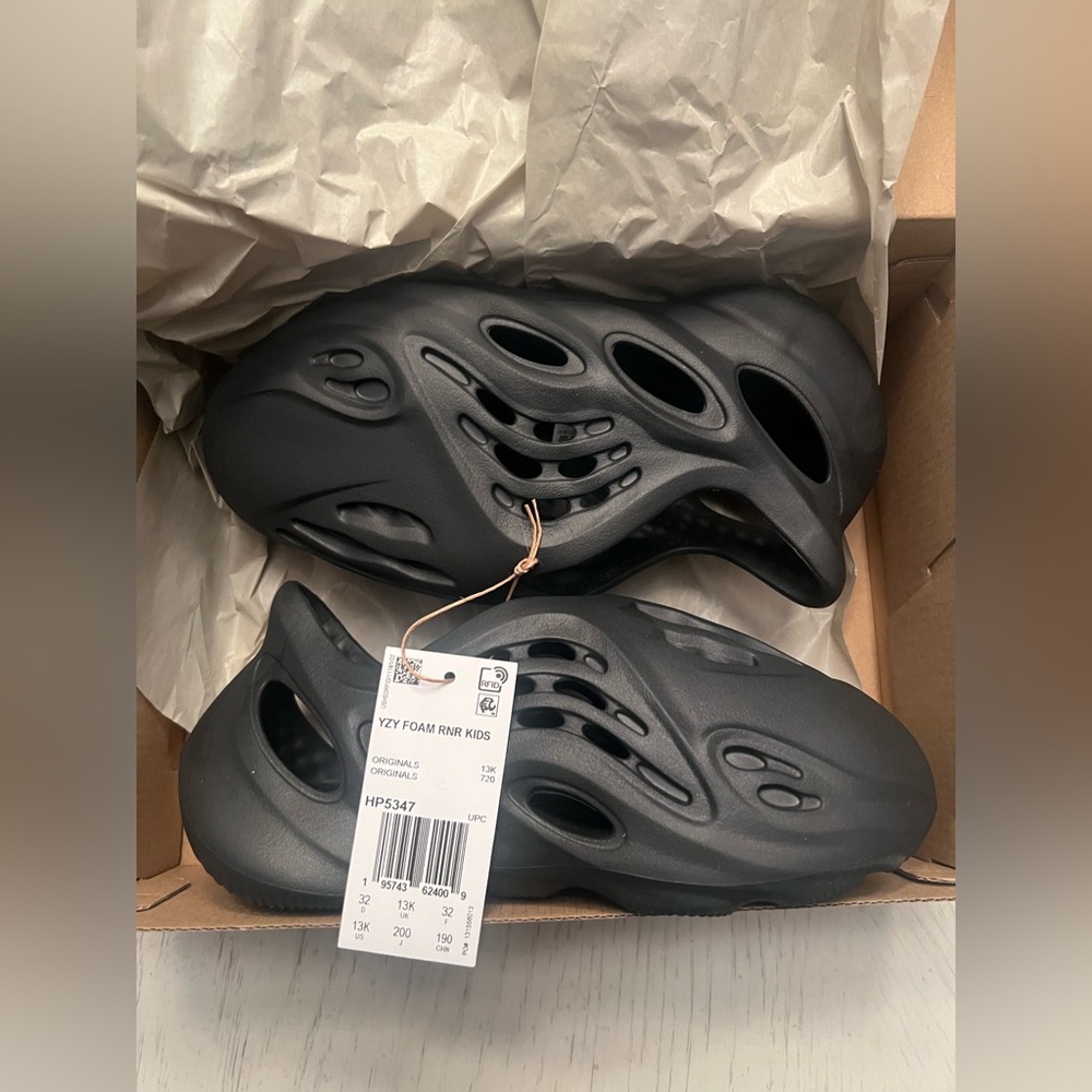 Yeezy foam runner kids 13K - Picture 2 of 6